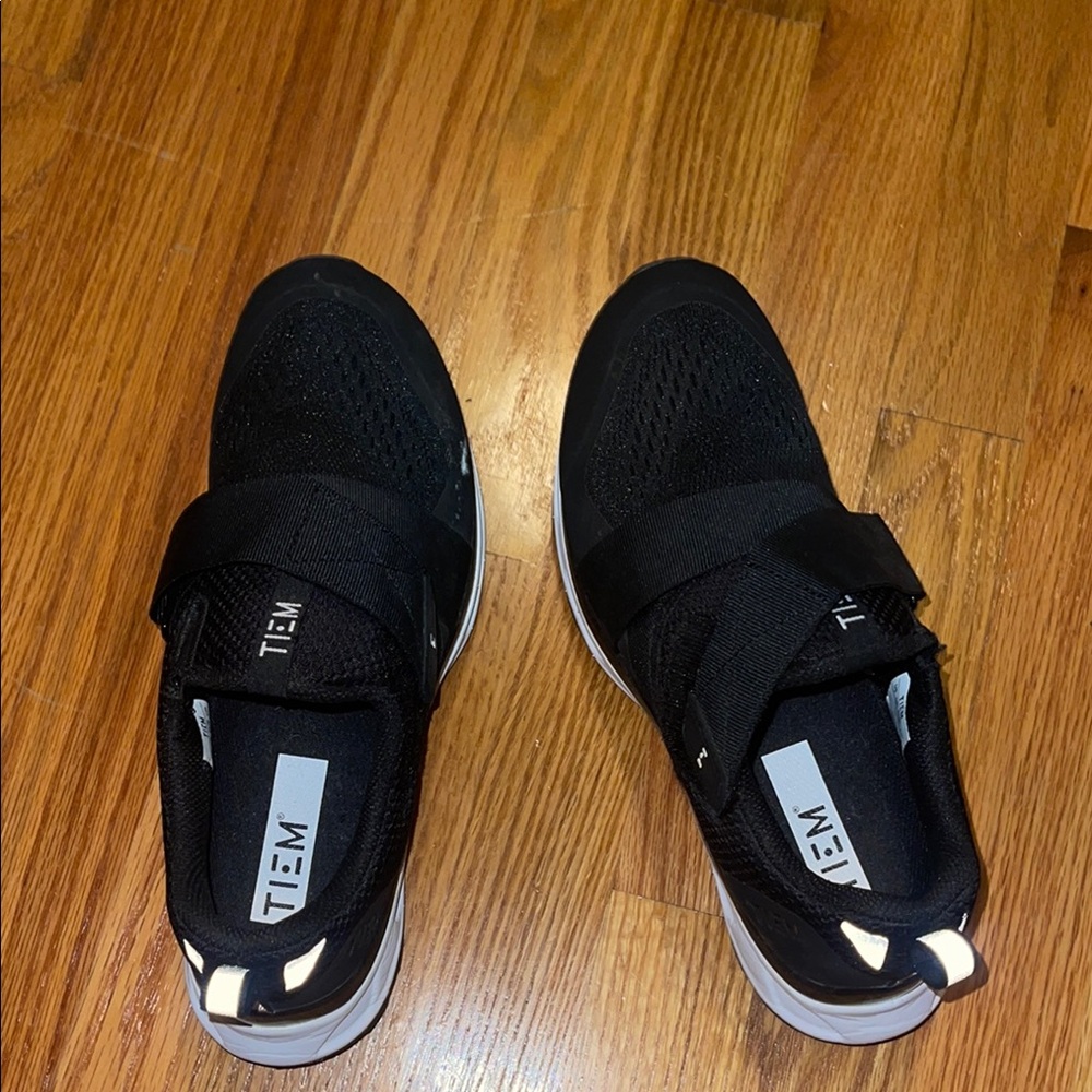 TEM Black Athletic Sneakers